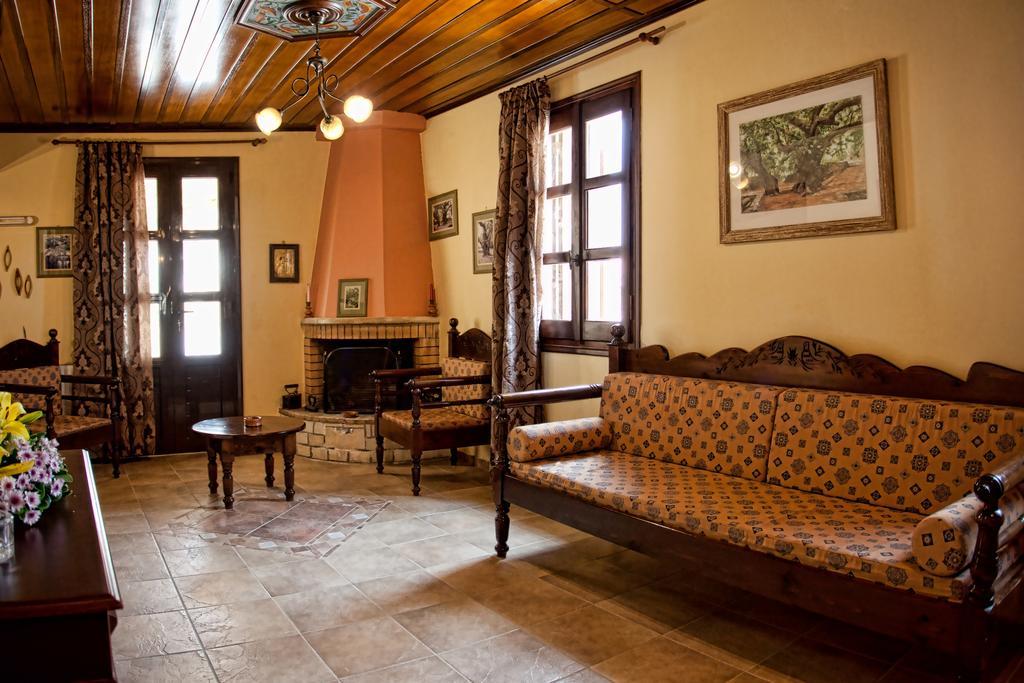 Erontas Vila Aryiroúpolis Exterior foto
